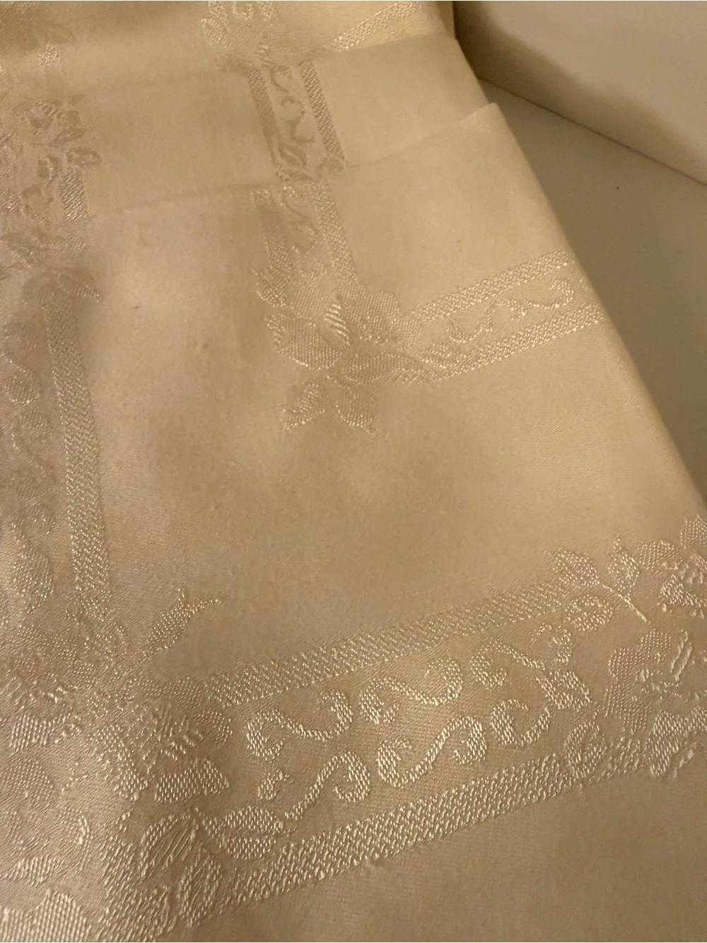 Vintage Ivory Damask Cloth Napkins Floral Scroll Set of 5   14”